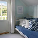 4 Bedroom Beautiful In Hébergement de vacances *