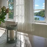 4 Bedroom Beautiful In *