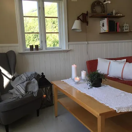 4 Bedroom Beautiful In Feriehus Farsund