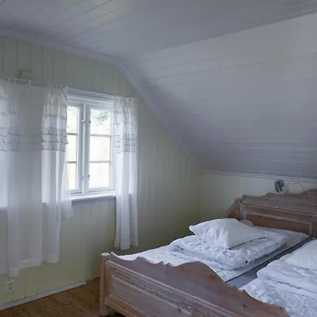 4 Bedroom Beautiful In Farsund