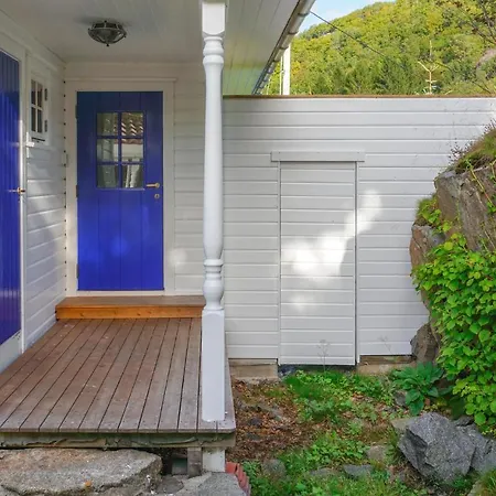 4 Bedroom Beautiful In Farsund