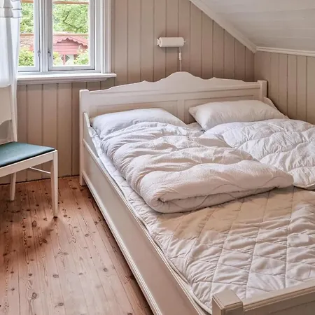 4 Bedroom Beautiful In Feriehus *