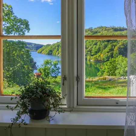 4 Bedroom Beautiful In Vakantiehuis