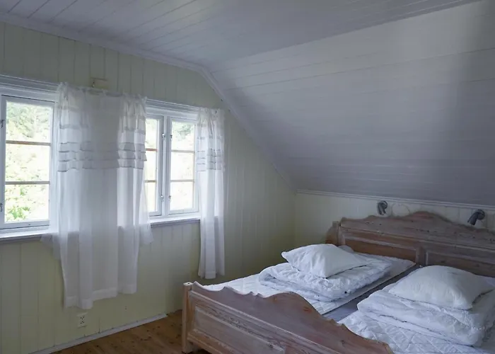 4 Bedroom Beautiful In Farsund