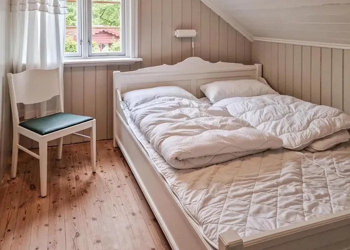 4 Bedroom Beautiful In Prázdninový dům *